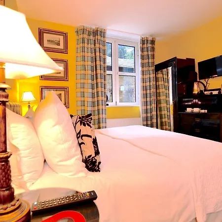 The Ambassador Heathrow Hotel-3